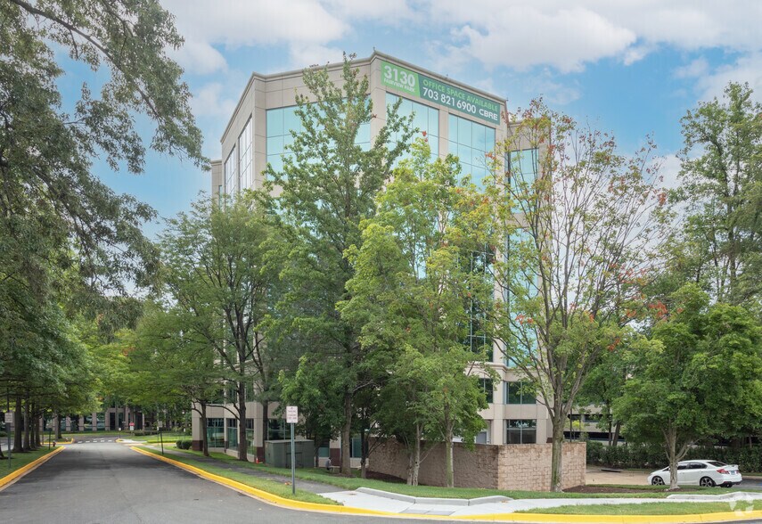 More Photos Of 3130 Fairview Park Dr, Falls Church Office For Lease