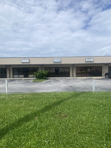 More Photos Of 705 Live Oak St, Tarpon Springs Warehouse For Sale