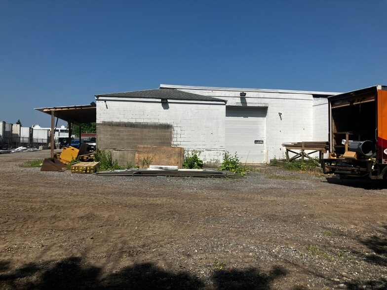 More Photos Of 229 French, Buffalo Service For Sale