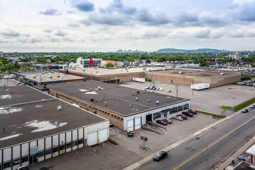 Primary Photo Of 4444 Rue Jarry E, Montréal Distribution For Sale