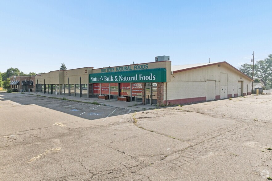 More Photos Of 2621 5th Ave, Scottsbluff General Retail For Sale