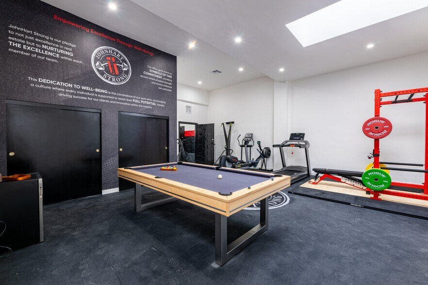 More Photos Of 203-215 N Victory Blvd, Burbank Office For Lease