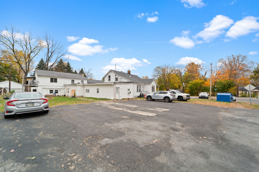 More Photos Of 7444 Lake Ave, Elyria Multifamily For Sale