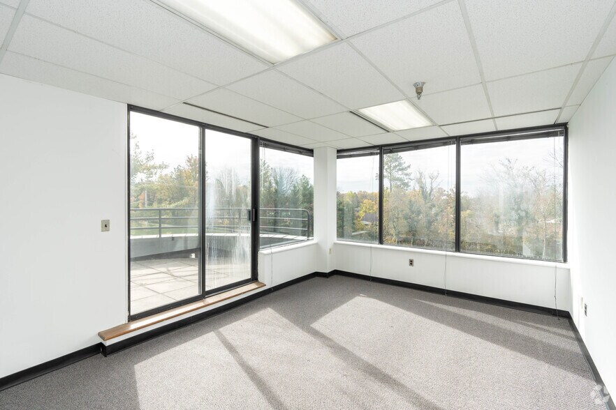 More Photos Of 8808 & 8818 Centre Park Dr, Columbia Unknown For Lease