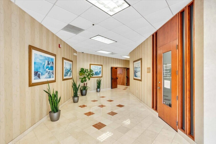 More Photos Of 1001 3rd Ave W, Bradenton Medical For Lease