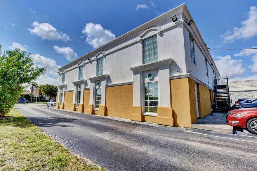 More Photos Of 1776 Lake Worth Rd, Lake Worth Office For Lease