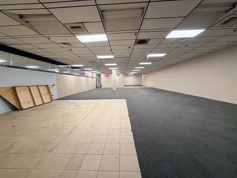 More Photos Of 5611 N State Road 7, Fort Lauderdale Unknown For Lease