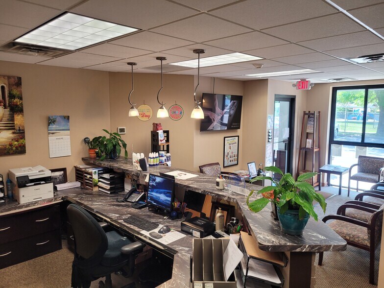 More Photos Of 3434 N Lexington Ave, Shoreview Medical For Lease