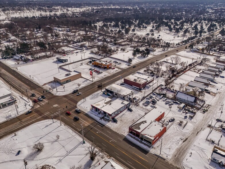 More Photos Of 3117 E 13th St, Wichita Freestanding For Sale