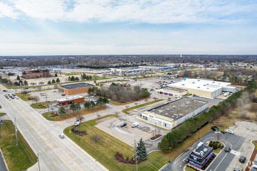 More Photos Of 5072-5096 Corunna Rd, Flint Unknown For Lease