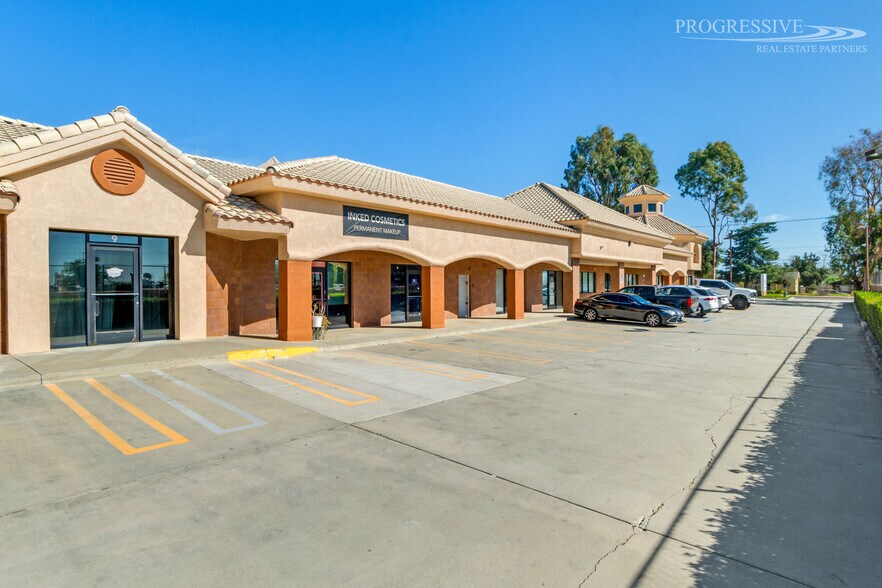 More Photos Of 34590 W County Line Rd, Yucaipa Storefront Retail Office For Lease