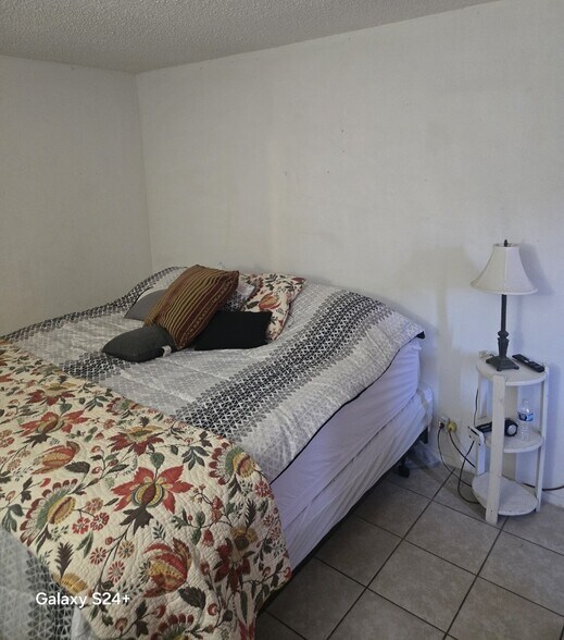 More Photos Of 404 W L Doc Dodson, Naples Apartments For Sale