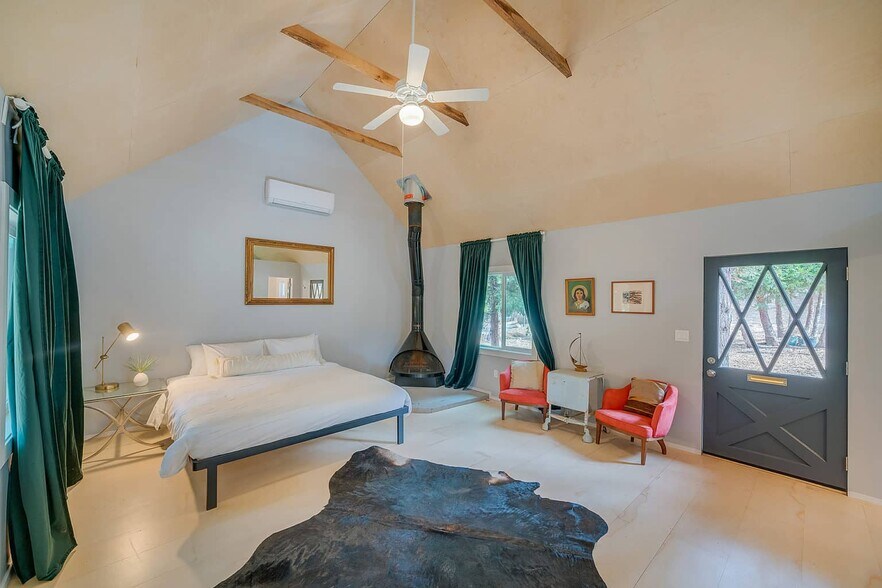 More Photos Of 25807 State Highway 189, Twin Peaks Hotel For Sale