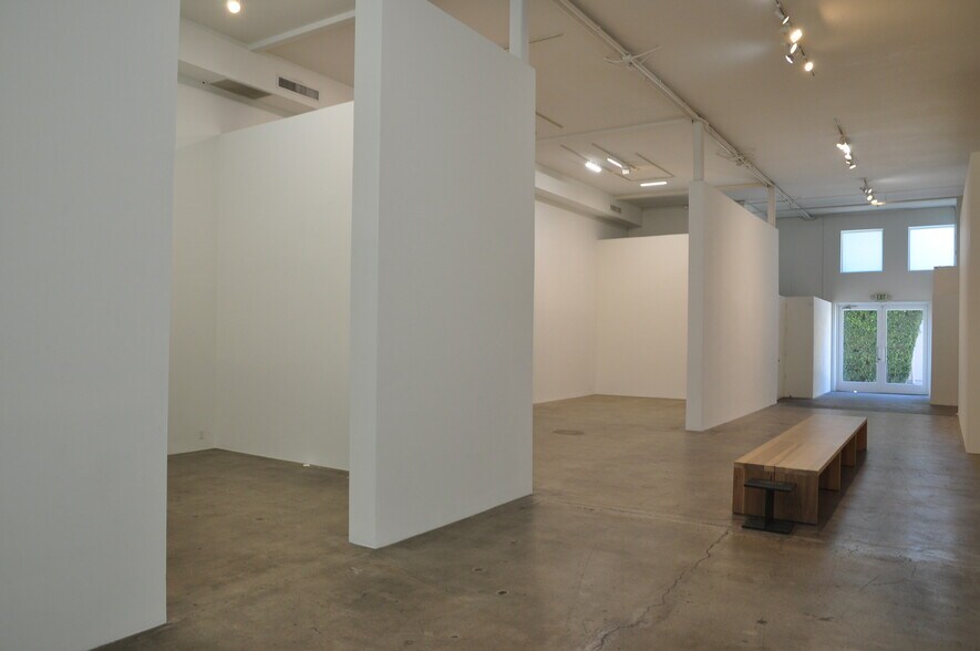 More Photos Of 829-831 N Highland Ave, Los Angeles General Retail For Sale