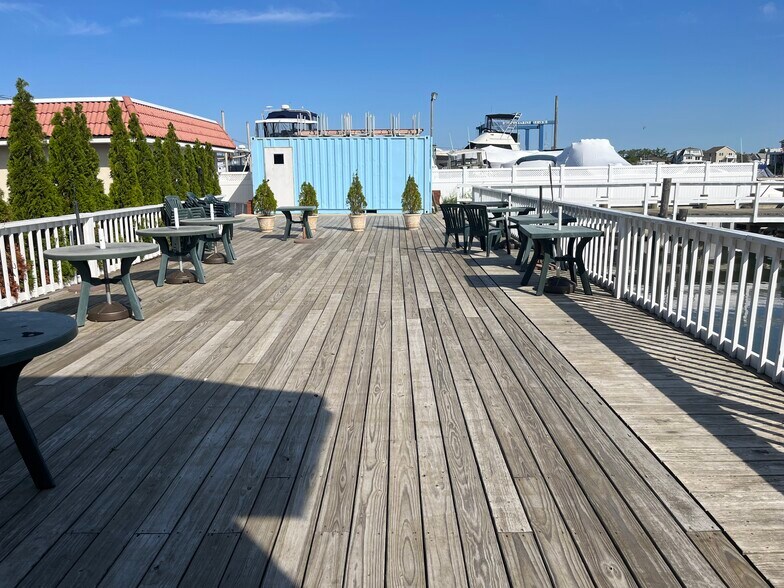 More Photos Of 95 Hudson Ave, Freeport Restaurant For Sale