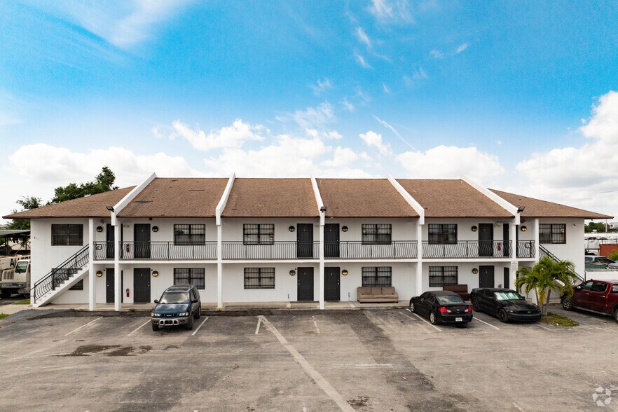 More Photos Of 2700 Evans Ave, Fort Myers Light Manufacturing For Sale