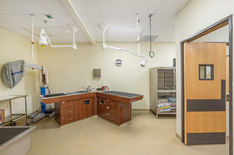 More Photos Of 4863 Old Redwood Hwy, Santa Rosa Office For Sale