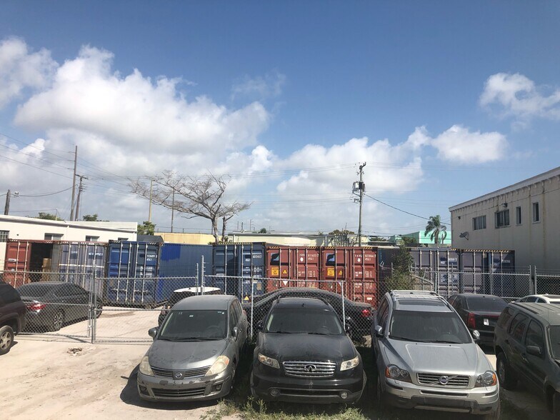 More Photos Of , Hollywood Unknown For Sale