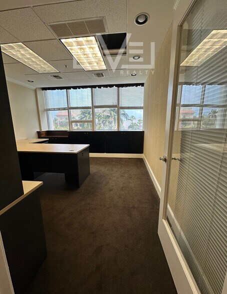 More Photos Of 2455 E Sunrise Blvd, Fort Lauderdale Loft Creative Space For Sale