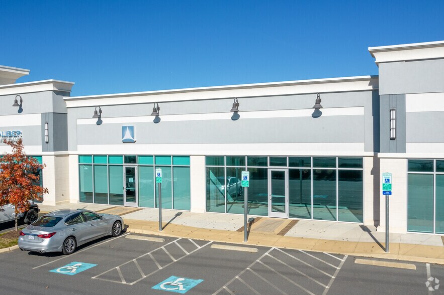 More Photos Of 5615 Wellington Rd, Gainesville Flex For Lease