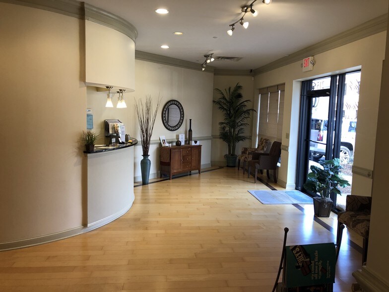 More Photos Of 1880 W Oak Pky, Marietta Loft Creative Space For Lease