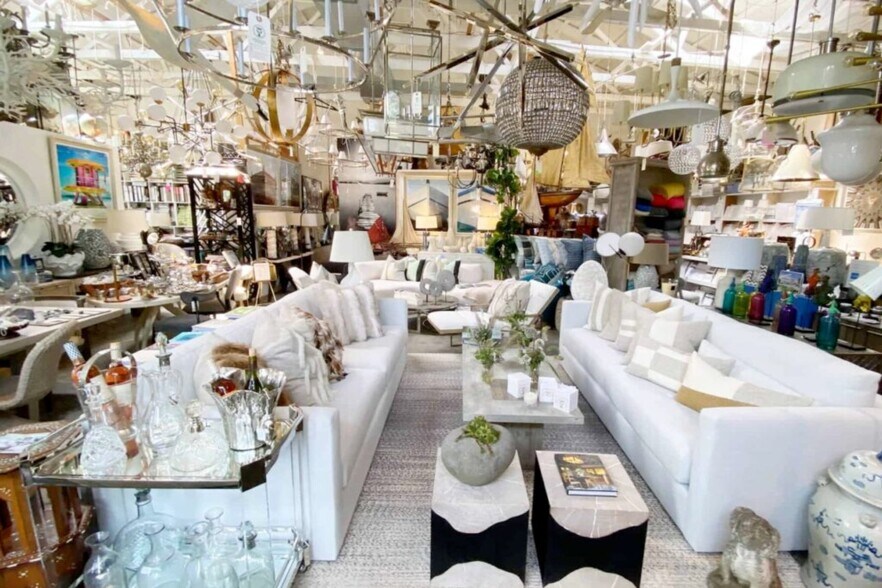 More Photos Of 53 N Sea Rd, Southampton Freestanding For Lease