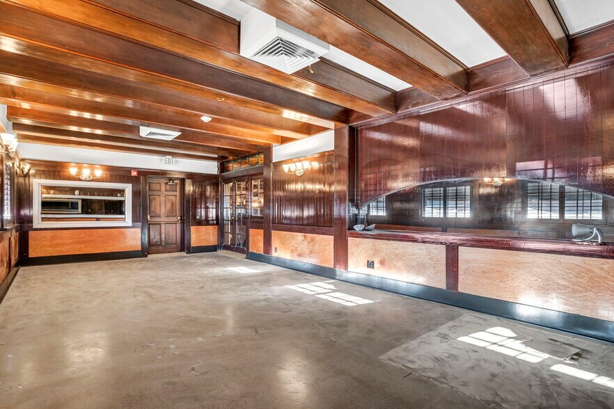 More Photos Of 1555 S Wells Ave, Reno Restaurant For Sale