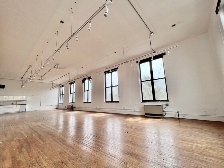 More Photos Of 51-55 Nassau Ave, Brooklyn Loft Creative Space For Lease