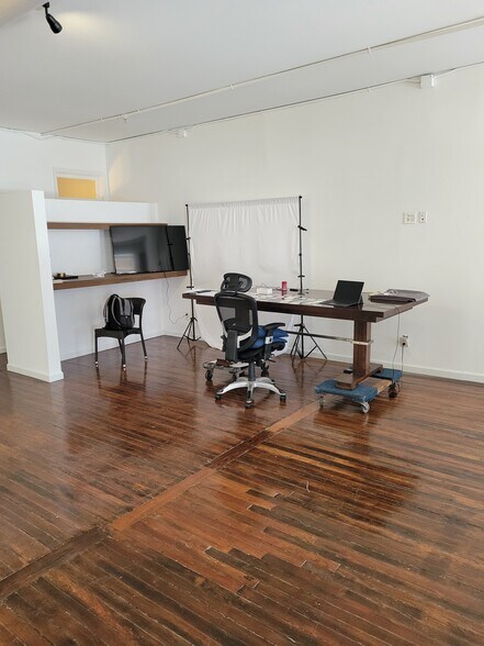 More Photos Of 218-230 Clematis St, West Palm Beach Storefront Retail Office For Lease