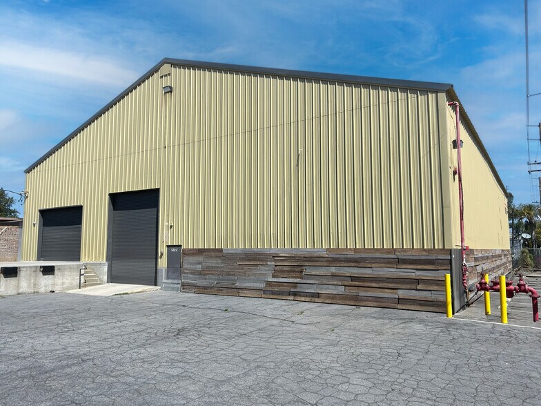 Primary Photo Of 25781 Springbrook Ave, Santa Clarita Industrial For Lease