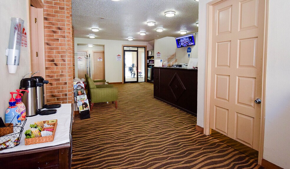More Photos Of 250 Municipal Dr, Richardson Hotel For Sale