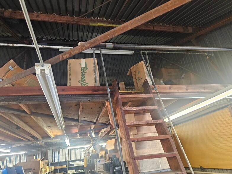 More Photos Of 173 Water St, Bridgeton Warehouse For Sale