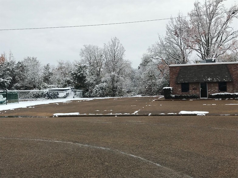 More Photos Of 5339 I-55, Jackson Office For Lease