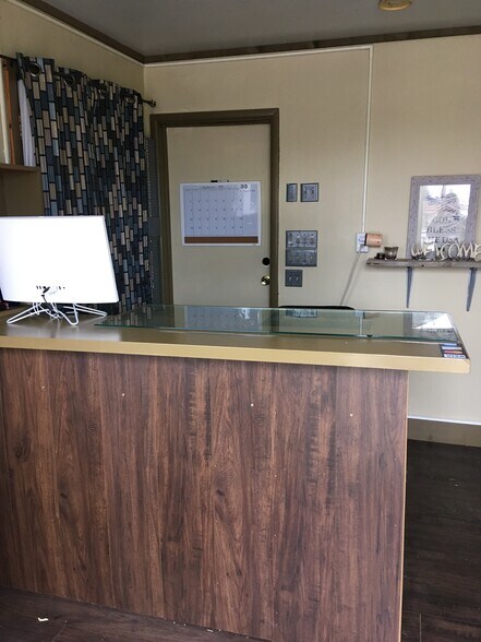 More Photos Of 105 E 5th St, Murdo Hotel For Sale