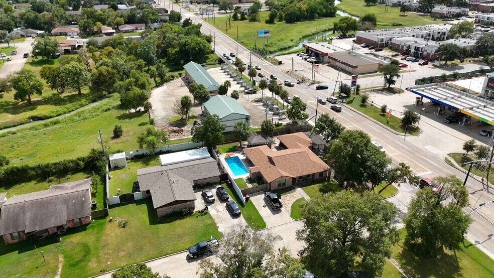More Photos Of 3122 Garth Rd, Baytown Land For Sale