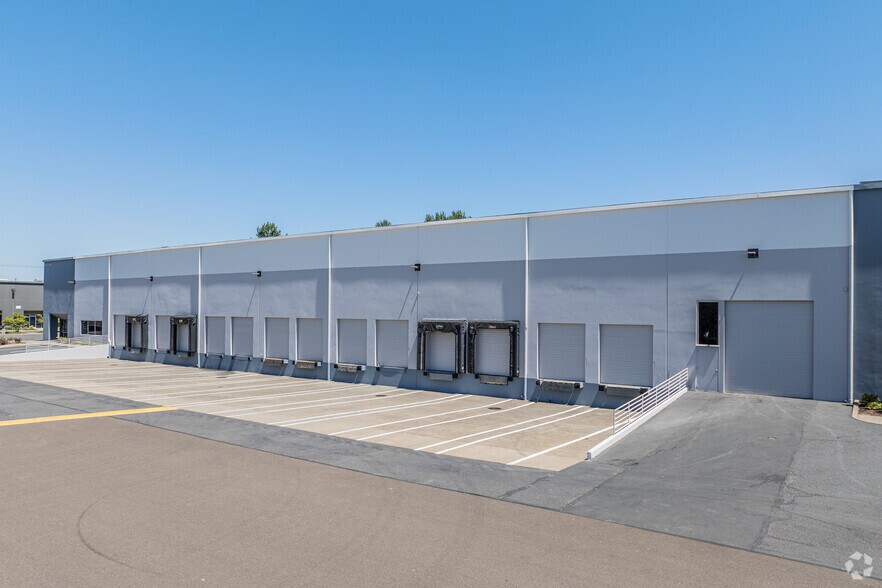 More Photos Of 14125-14145 NE Airport Way, Portland Unknown For Lease