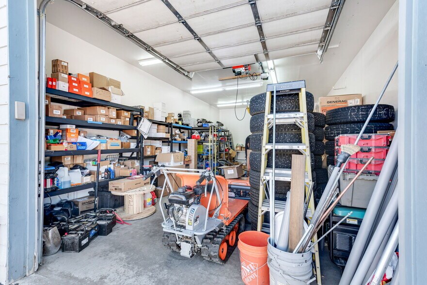 More Photos Of 19336 Goddard Ranch Ct, Morrison Light Manufacturing For Lease