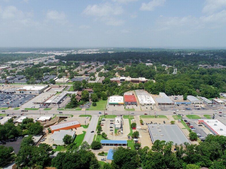 More Photos Of 206 Winchester Dr, Tyler Carwash For Sale