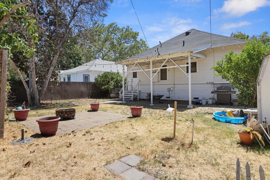 More Photos Of 411 Crane Ave, Turlock Office For Sale