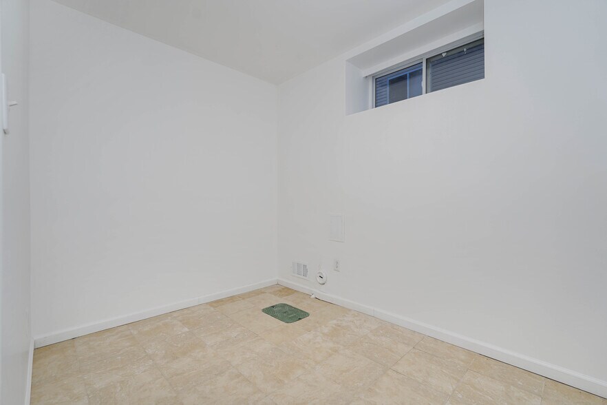 More Photos Of 1330-1332 Rockland Ave, Staten Island Medical For Sale