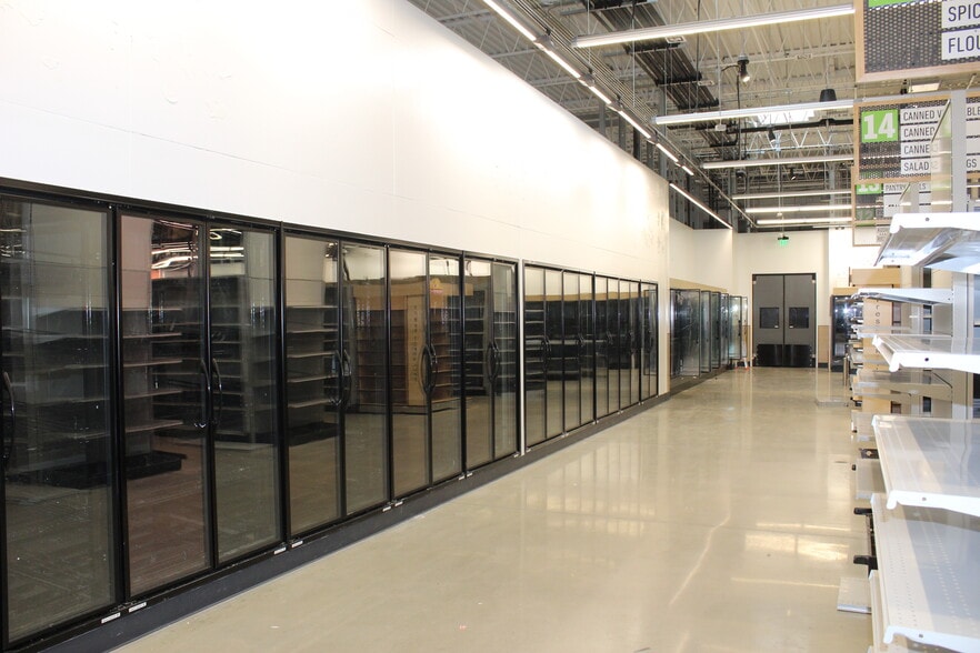 More Photos Of 6711 Ritchie Hwy, Glen Burnie General Retail For Lease