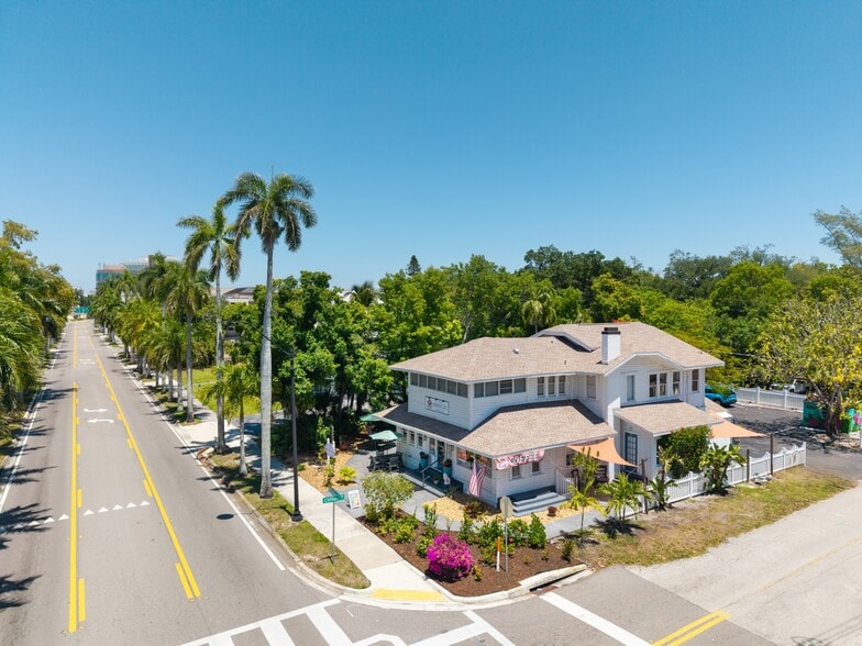 More Photos Of 2135 Mcgregor Blvd, Fort Myers Hospitality For Sale