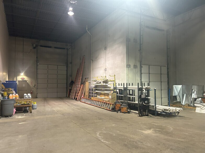 More Photos Of 1730 Wallace Ave, St Charles Warehouse For Lease