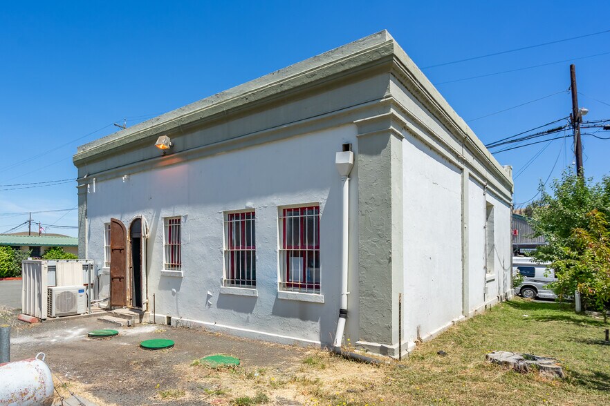 More Photos Of 14435 CA-Hwy 1 Hwy, Petaluma Freestanding For Sale