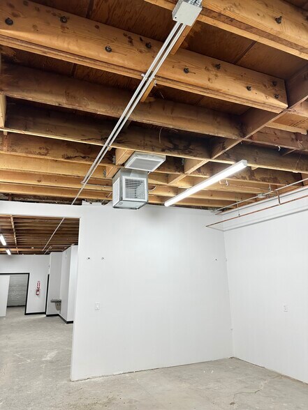 More Photos Of 1690 Hayes Ave, Long Beach Manufacturing For Sale