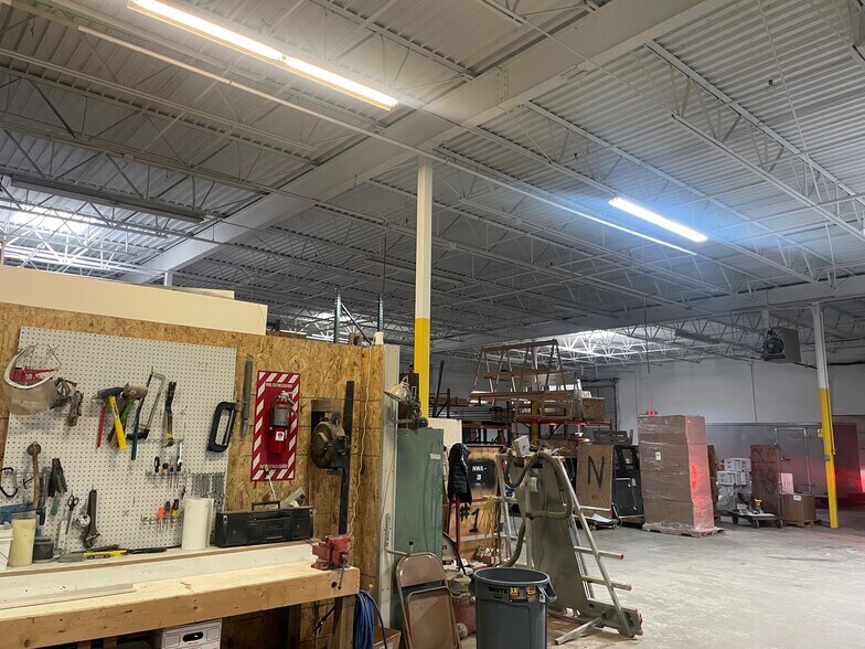 More Photos Of 11241-11265 91st Ave N, Maple Grove Manufacturing For Lease