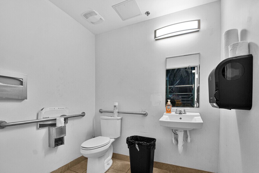 More Photos Of 2020 NW 129th Ave, Miami Warehouse For Lease