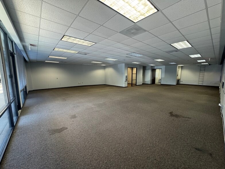 More Photos Of 4625 Centerview Dr, San Antonio Storefront Retail Office For Sale