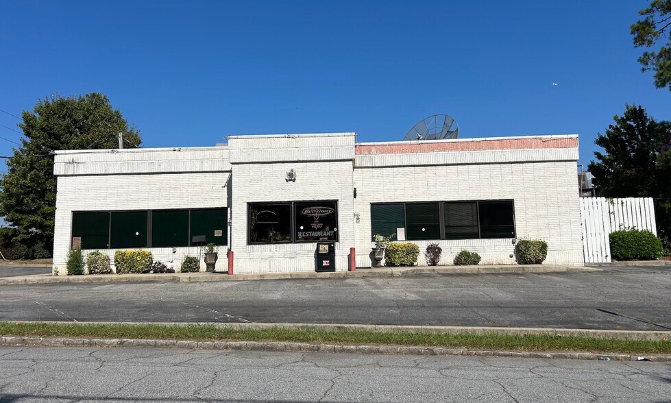 More Photos Of 3567 Chamblee Dunwoody Rd, Atlanta Restaurant For Sale