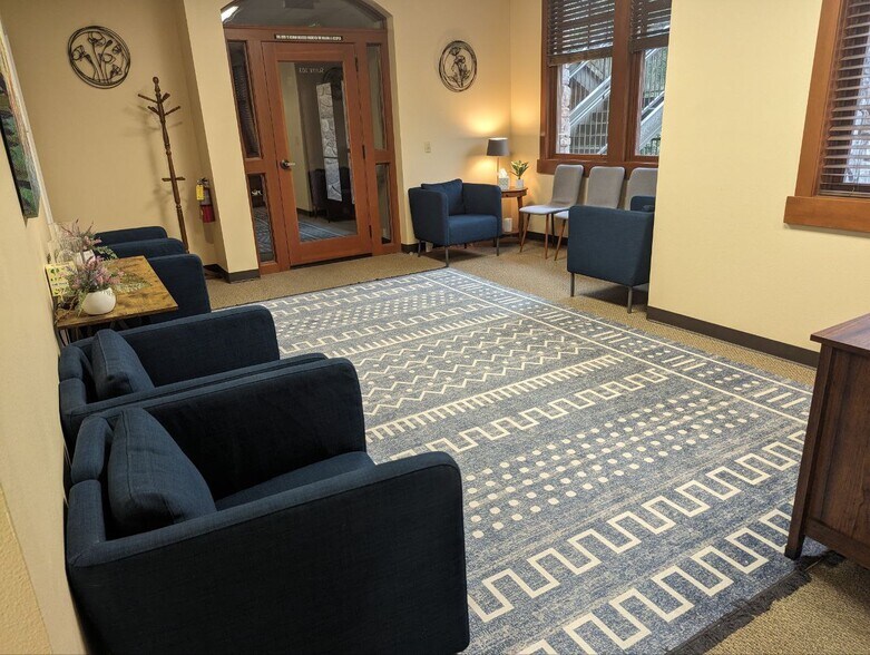 More Photos Of 2024 Caton Way SW, Olympia Medical For Lease